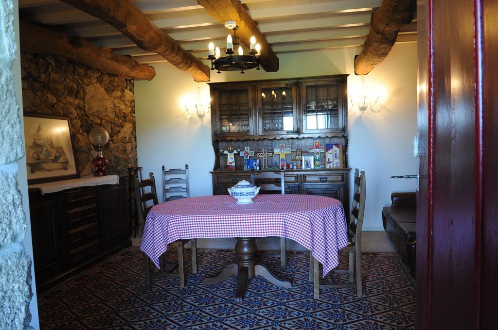 Quinta Pedras De Baixo Bed and Breakfast Longos Buitenkant foto