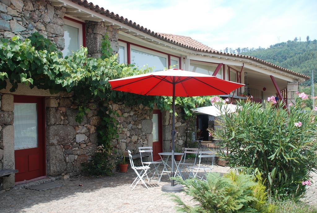 Quinta Pedras De Baixo Bed and Breakfast Longos Buitenkant foto